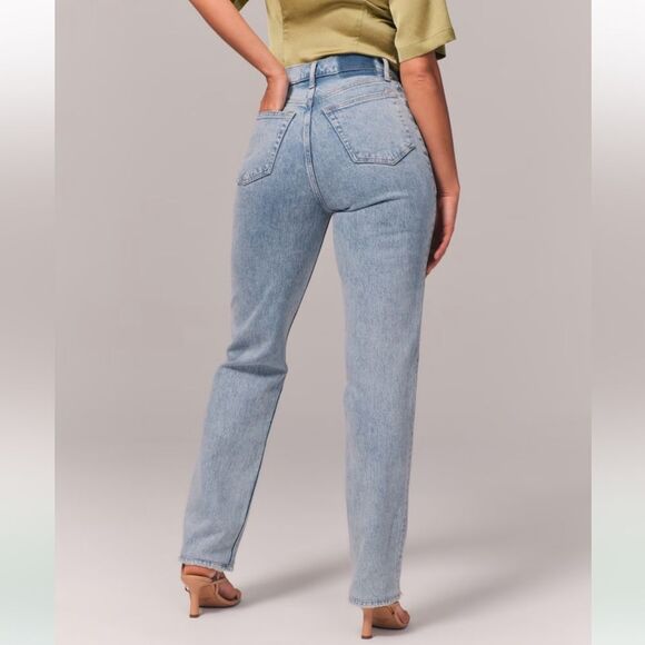 Abercrombie & Fitch 4 Asymmetrical Button Ultra High Rise Straight Leg 90s Jean - Picture 9 of 15